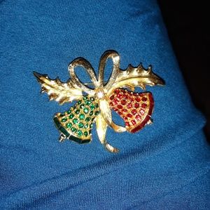 PELL CHRISTMAS PIN